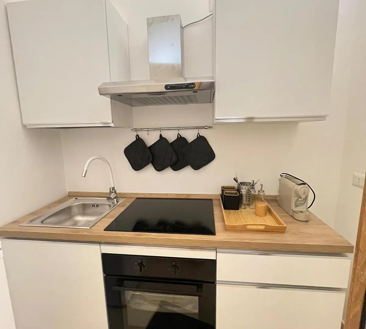 Maca House Apartment Bari Italy